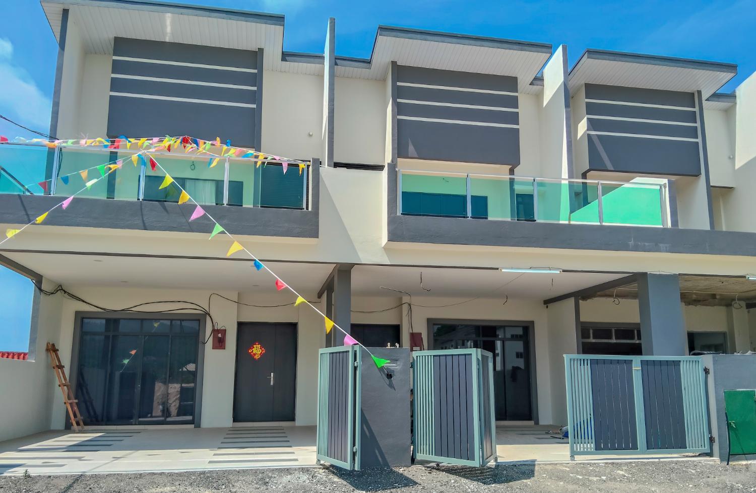 Rumah Teres 2 Tingkat